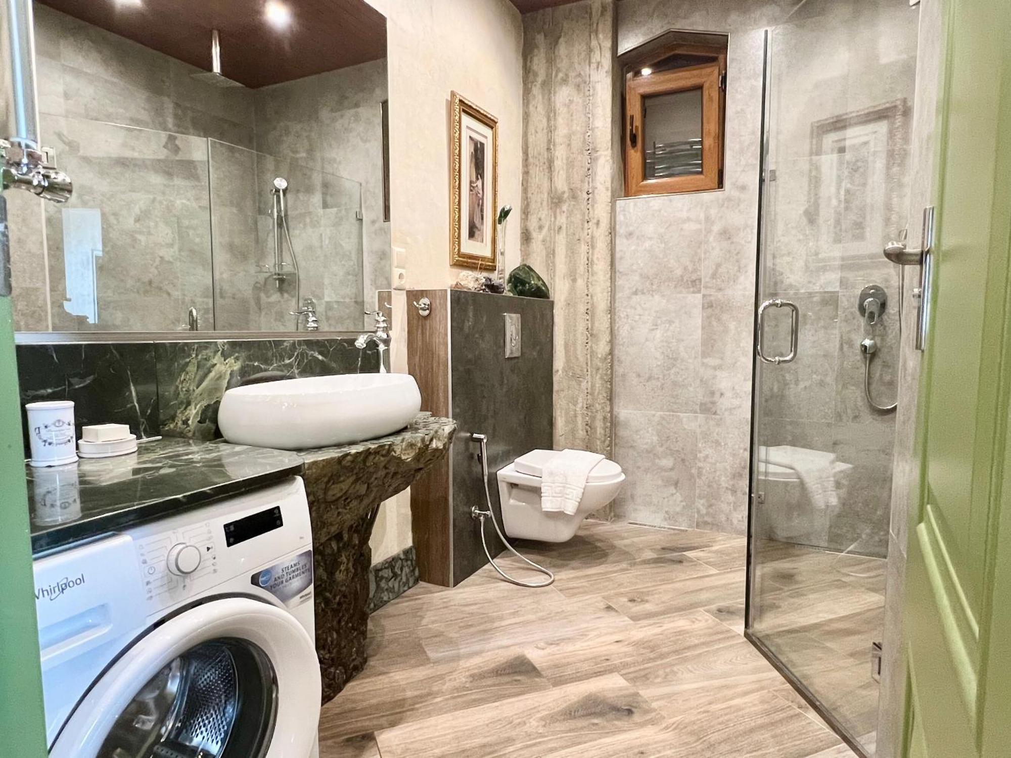 T2&T3 Apartments Levanto Тбилиси Екстериор снимка